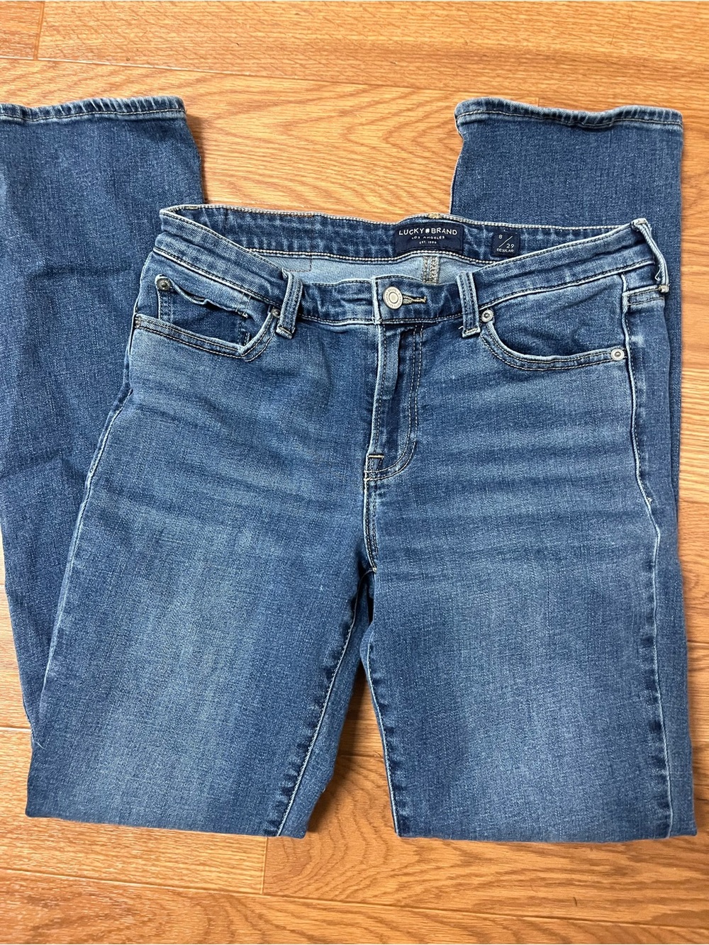 Lucky Brand Womens Jeans Size 8 Blue Medium Wash Mid Rise straight fit Denim